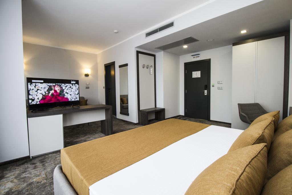 Best Western PLUS Premium Inn