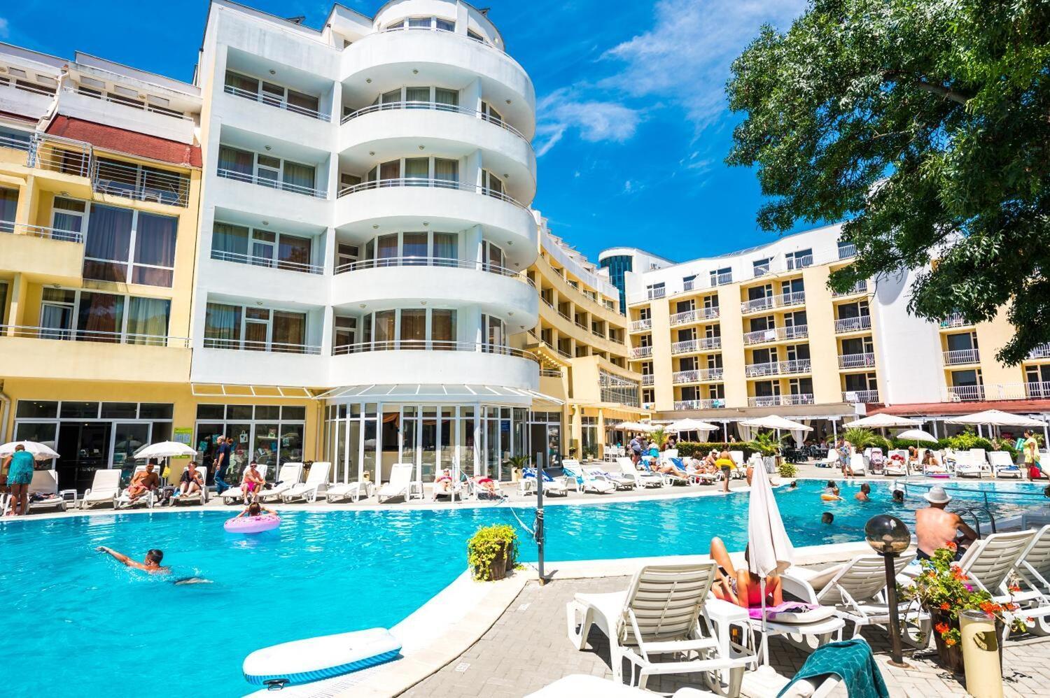Sun Palace